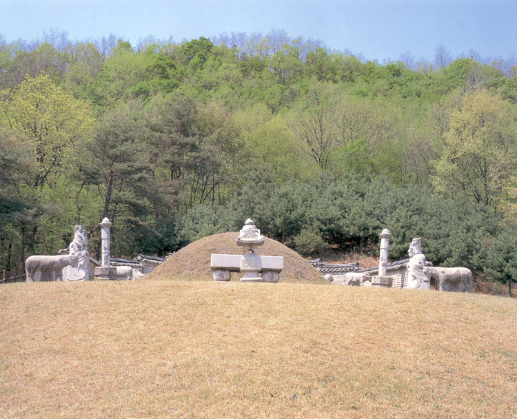 온릉 전경