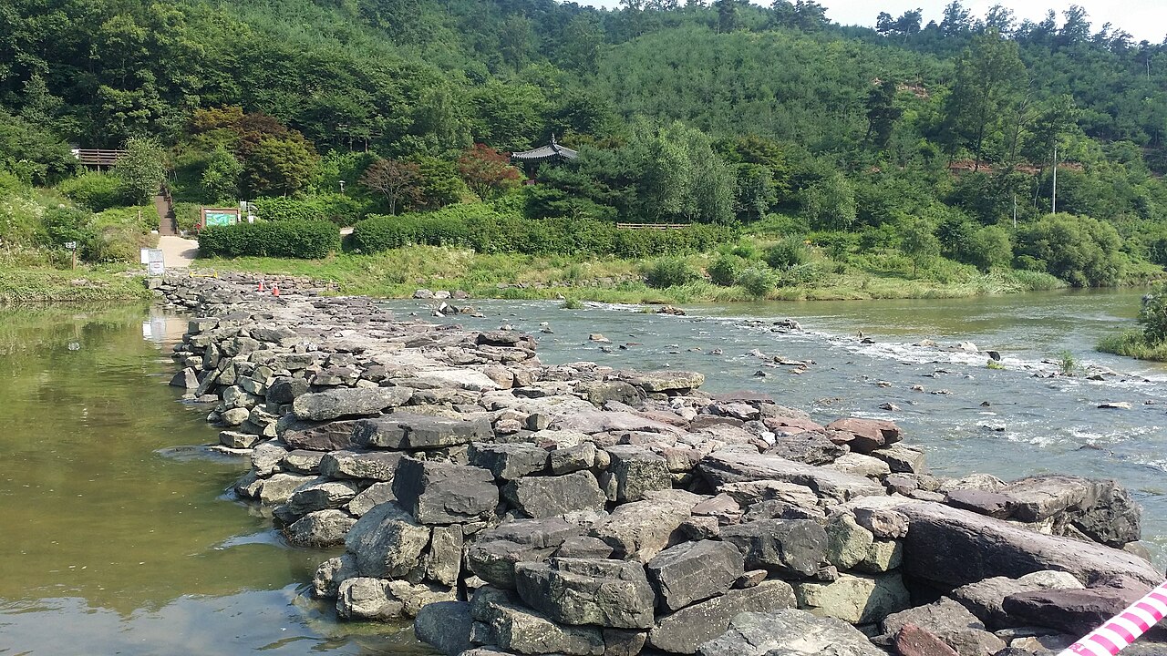 진천 농다리 전경