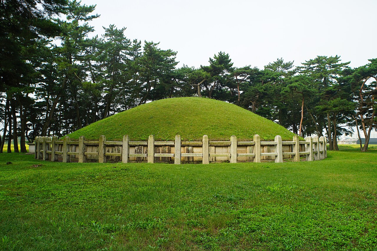 헌덕왕릉 전경